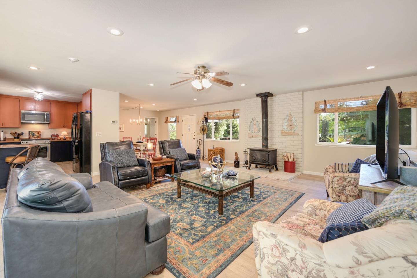 Detail Gallery Image 15 of 73 For 18950 Rainbow Mine Rd, Pine Grove,  CA 95665 - 3 Beds | 3 Baths