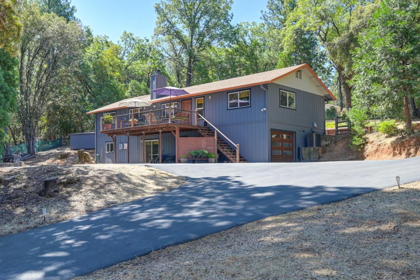 Detail Gallery Image 8 of 73 For 18950 Rainbow Mine Rd, Pine Grove,  CA 95665 - 3 Beds | 3 Baths