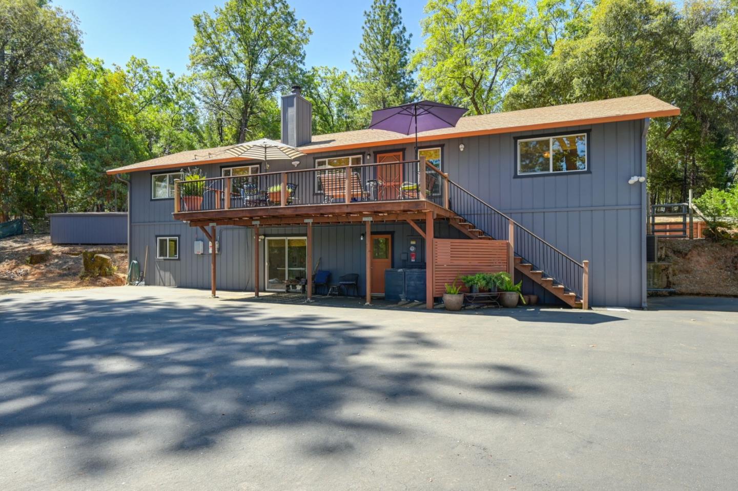 Detail Gallery Image 9 of 73 For 18950 Rainbow Mine Rd, Pine Grove,  CA 95665 - 3 Beds | 3 Baths
