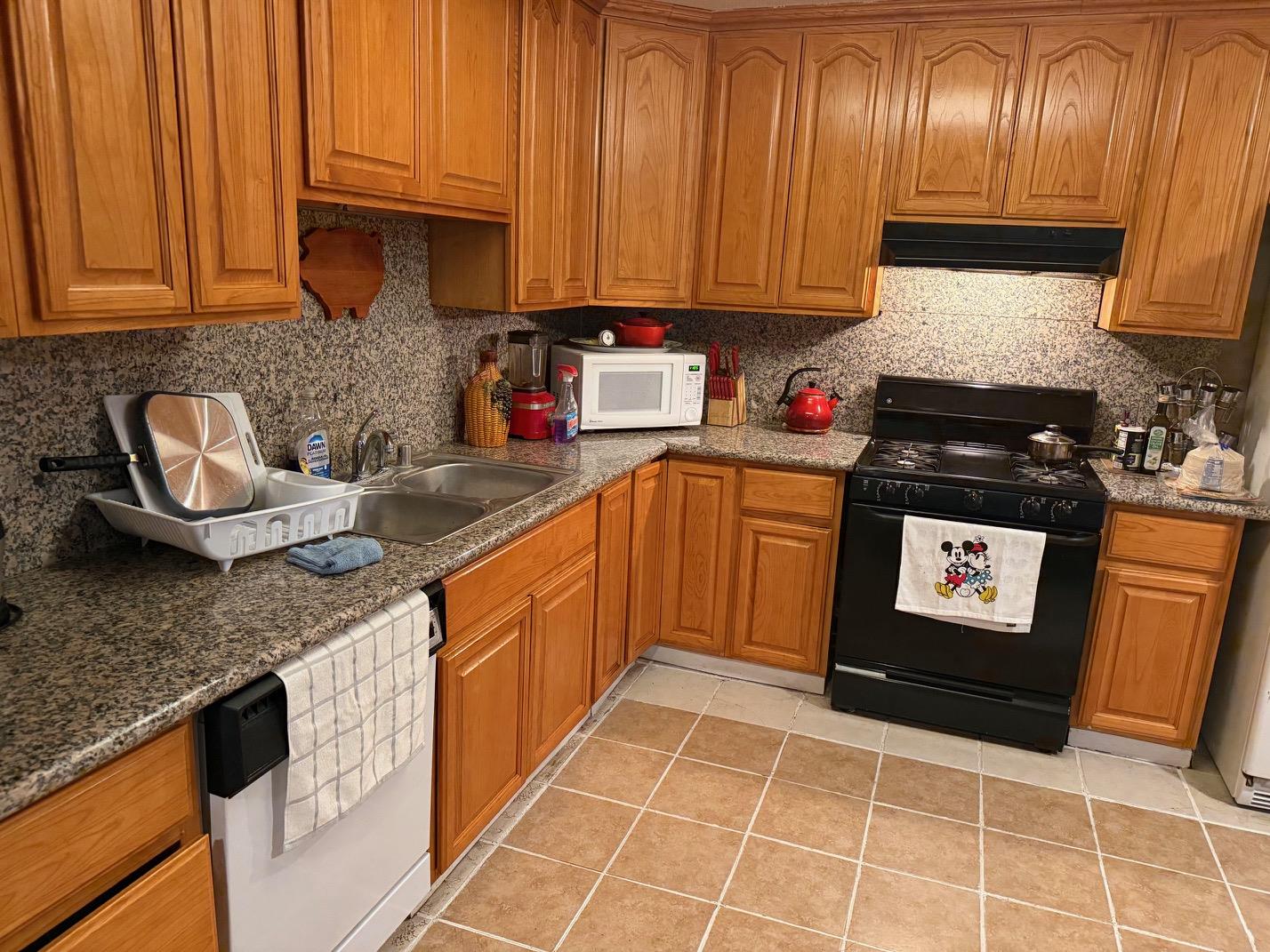 Detail Gallery Image 14 of 19 For 7131 Rosanna St, Gilroy,  CA 95020 - – Beds | – Baths