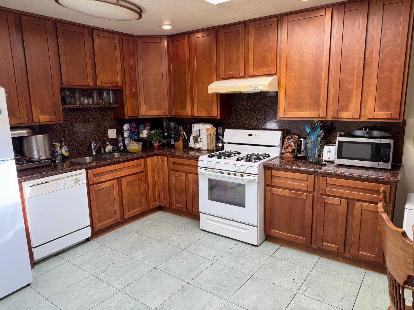 Detail Gallery Image 4 of 19 For 7131 Rosanna St, Gilroy,  CA 95020 - – Beds | – Baths