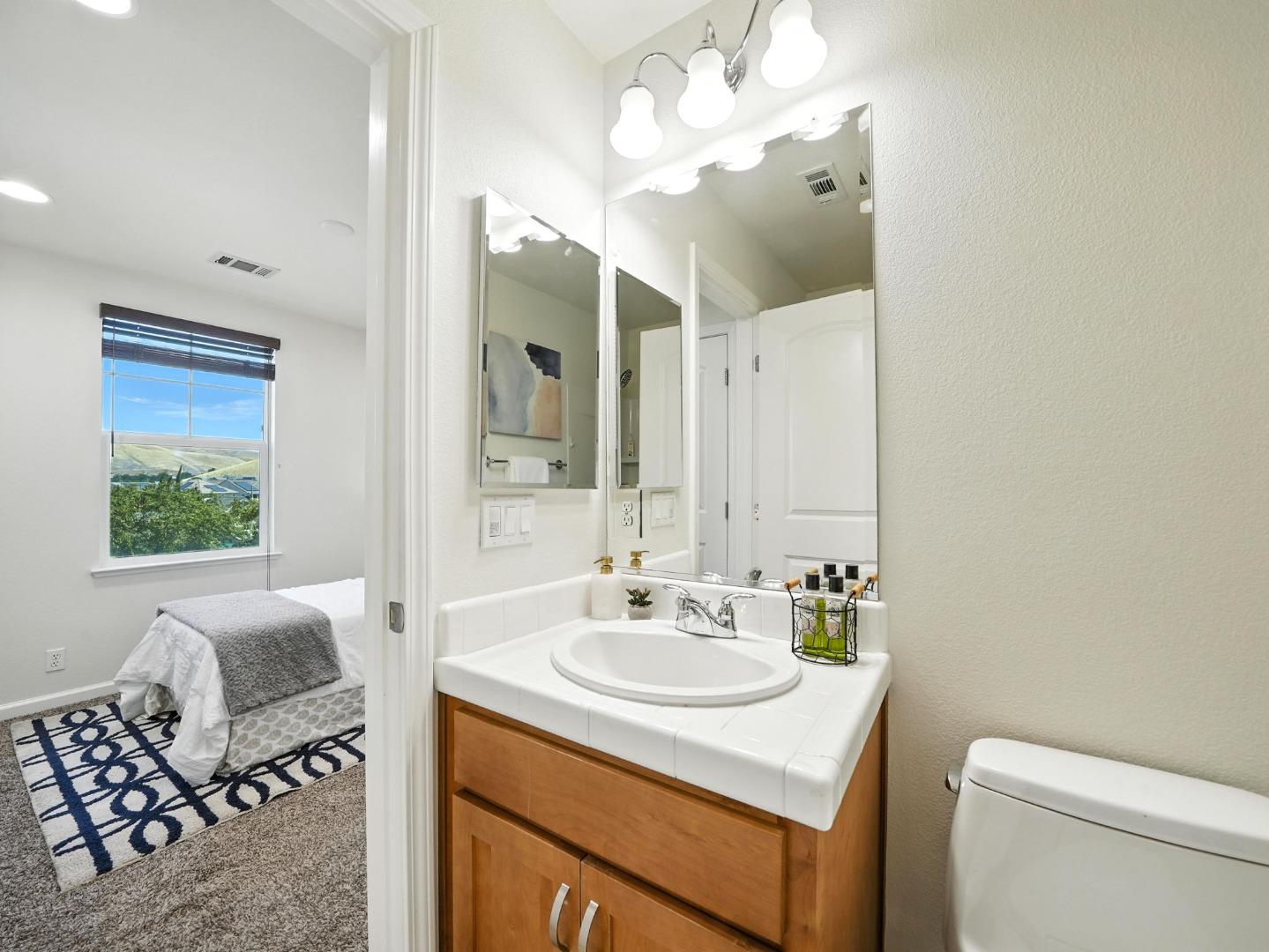 Detail Gallery Image 12 of 23 For 3698 Branding Iron Pl, Dublin,  CA 94568 - 2 Beds | 2/1 Baths