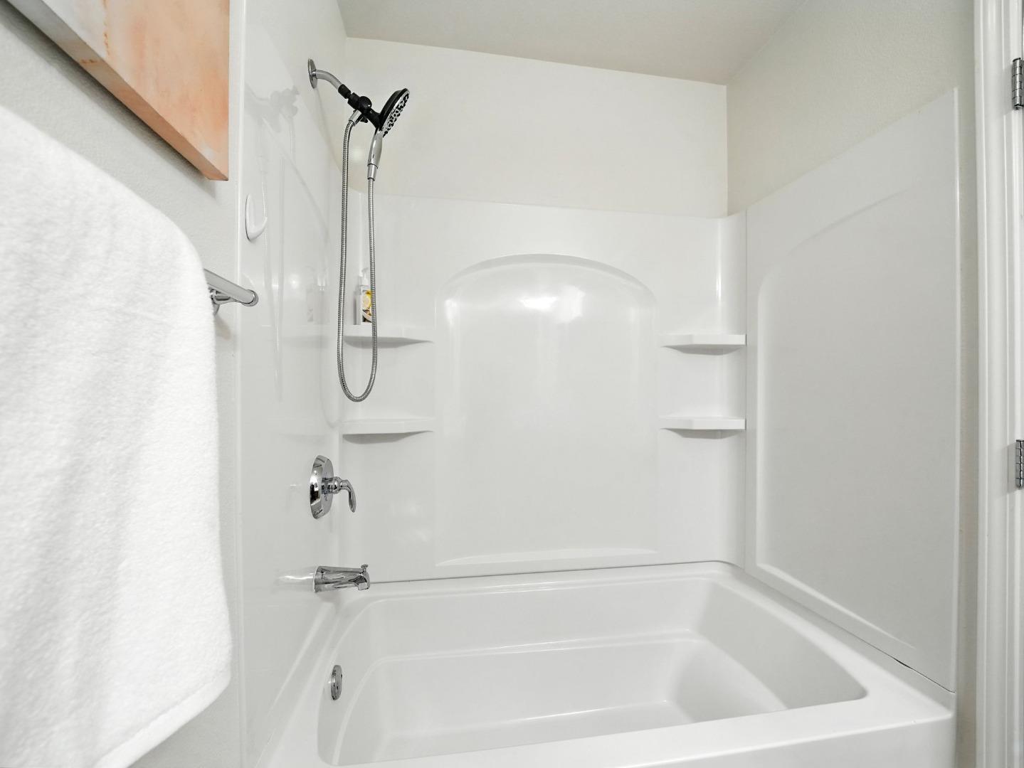 Detail Gallery Image 13 of 23 For 3698 Branding Iron Pl, Dublin,  CA 94568 - 2 Beds | 2/1 Baths