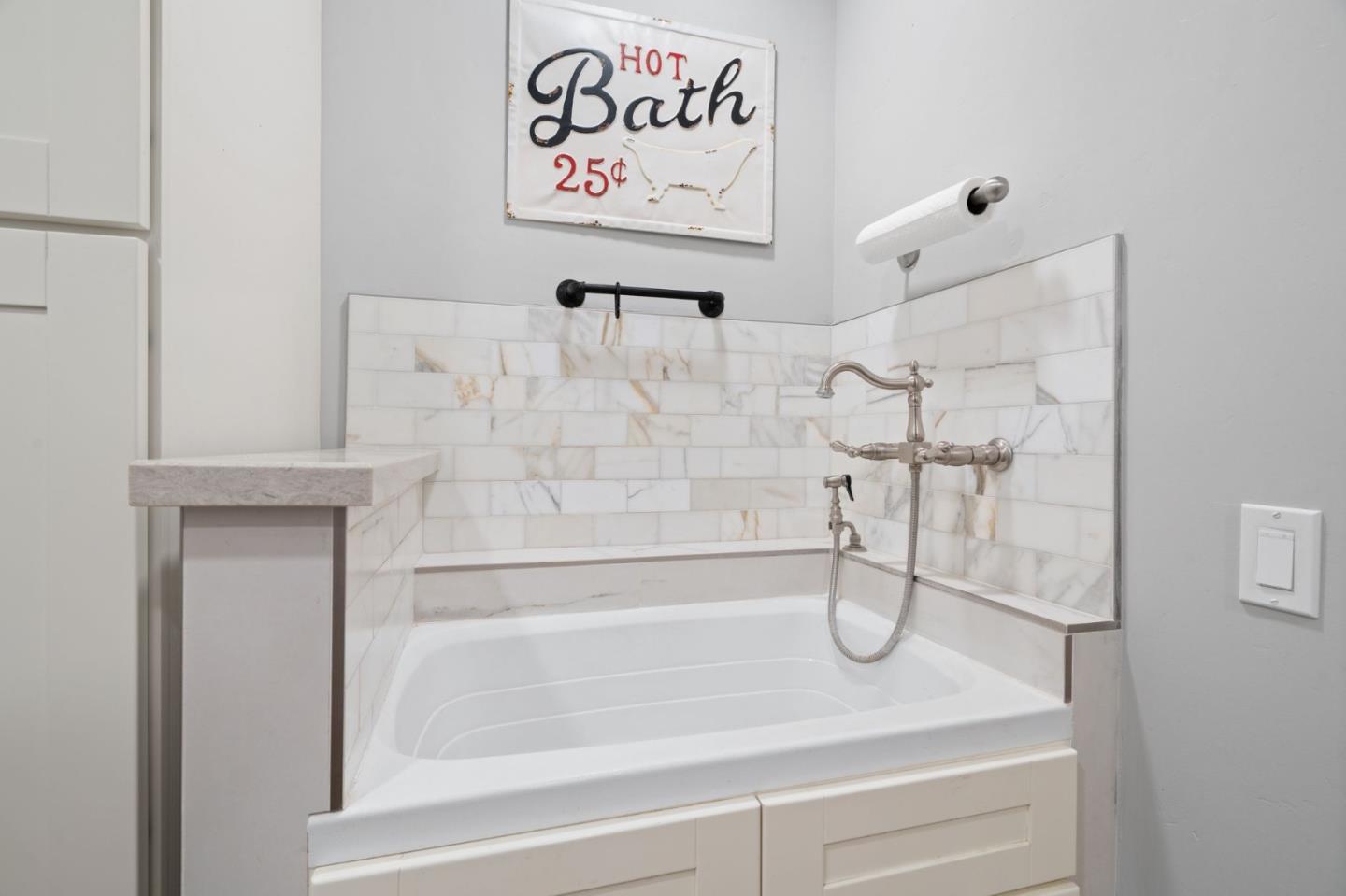 Detail Gallery Image 17 of 41 For 2985 Roop Rd, Gilroy,  CA 95020 - 4 Beds | 2/1 Baths
