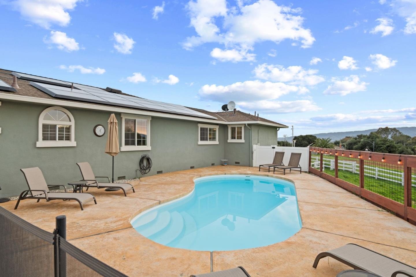 Detail Gallery Image 20 of 41 For 2985 Roop Rd, Gilroy,  CA 95020 - 4 Beds | 2/1 Baths