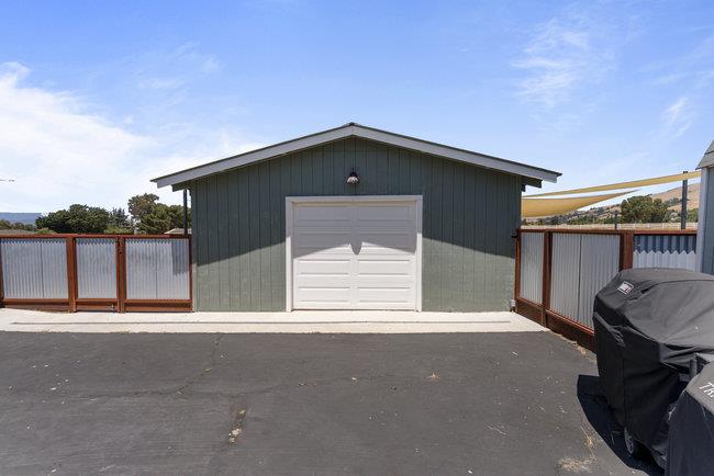 Detail Gallery Image 34 of 41 For 2985 Roop Rd, Gilroy,  CA 95020 - 4 Beds | 2/1 Baths