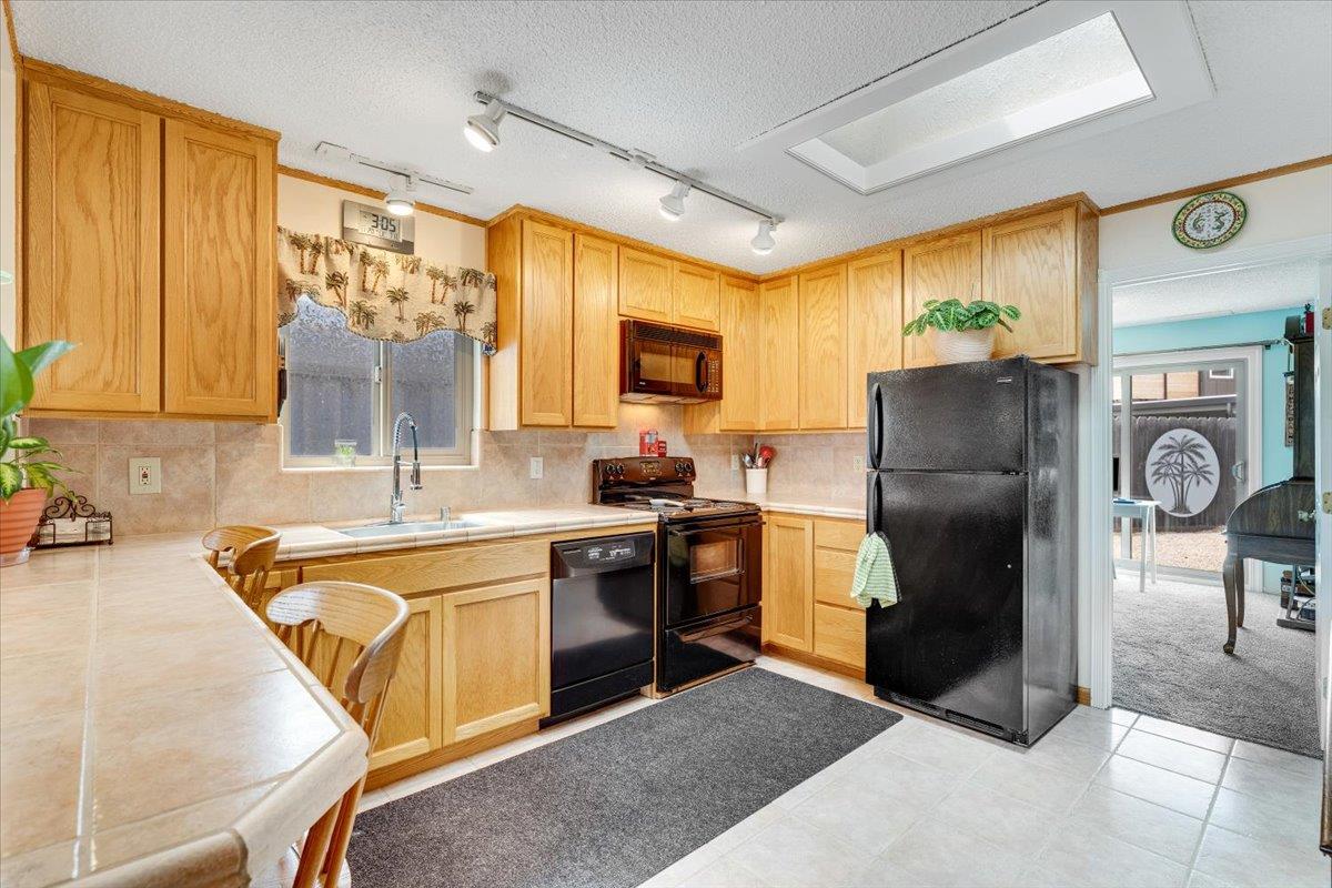 Detail Gallery Image 12 of 32 For 338 Dufour St, Santa Cruz,  CA 95060 - 2 Beds | 1 Baths