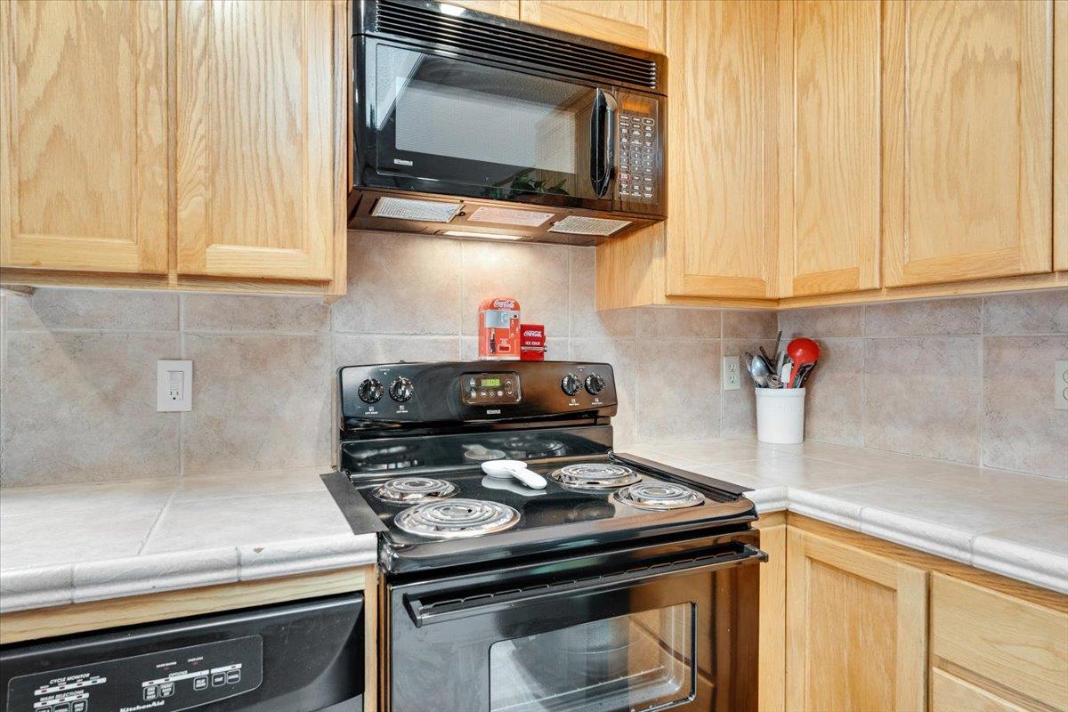 Detail Gallery Image 15 of 32 For 338 Dufour St, Santa Cruz,  CA 95060 - 2 Beds | 1 Baths