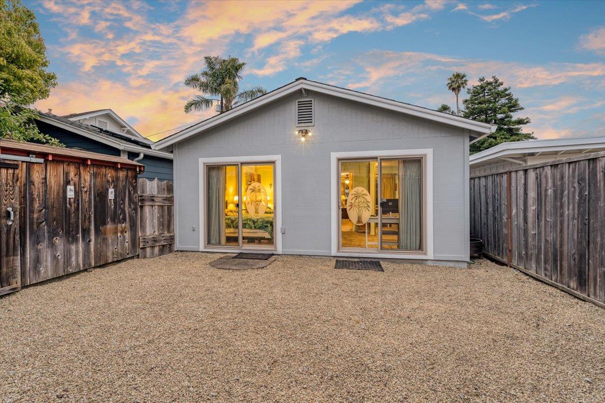 Detail Gallery Image 4 of 32 For 338 Dufour St, Santa Cruz,  CA 95060 - 2 Beds | 1 Baths