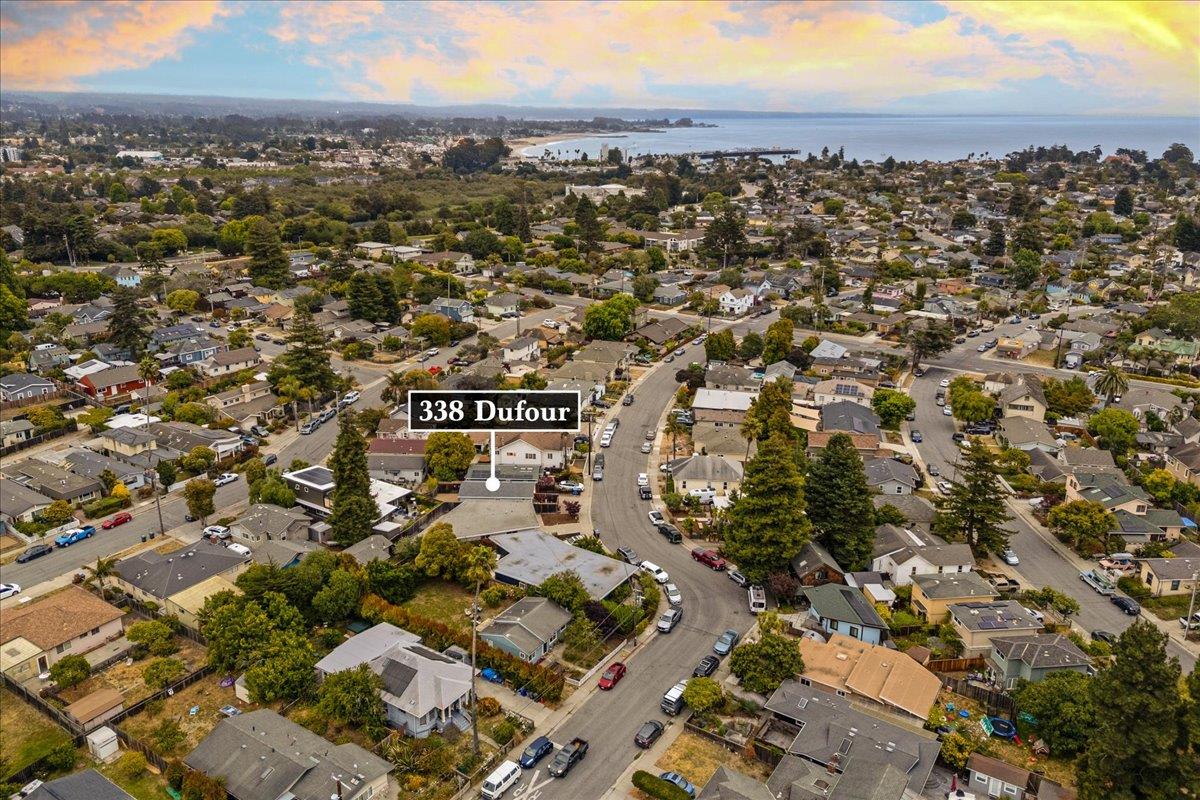 Detail Gallery Image 6 of 32 For 338 Dufour St, Santa Cruz,  CA 95060 - 2 Beds | 1 Baths