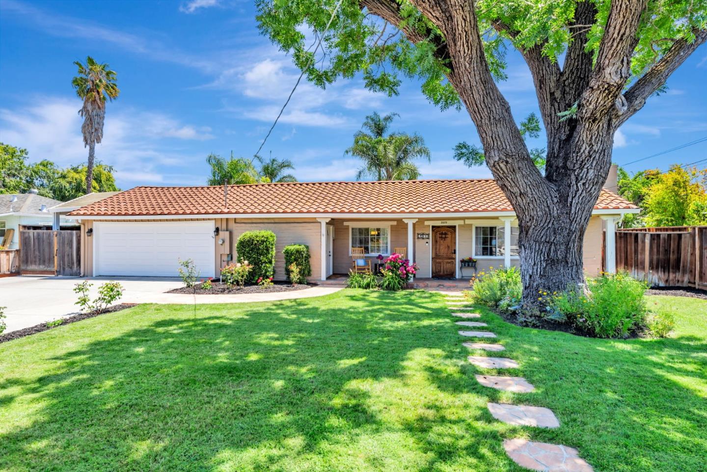 Detail Gallery Image 10 of 73 For 2970 Fruitdale Ave, San Jose,  CA 95128 - 3 Beds | 2/1 Baths