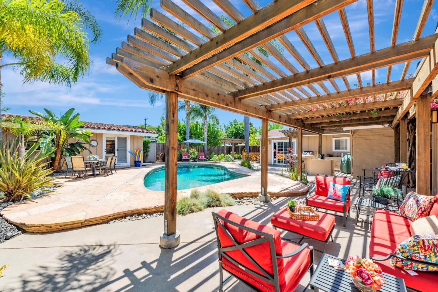 Detail Gallery Image 3 of 73 For 2970 Fruitdale Ave, San Jose,  CA 95128 - 3 Beds | 2/1 Baths