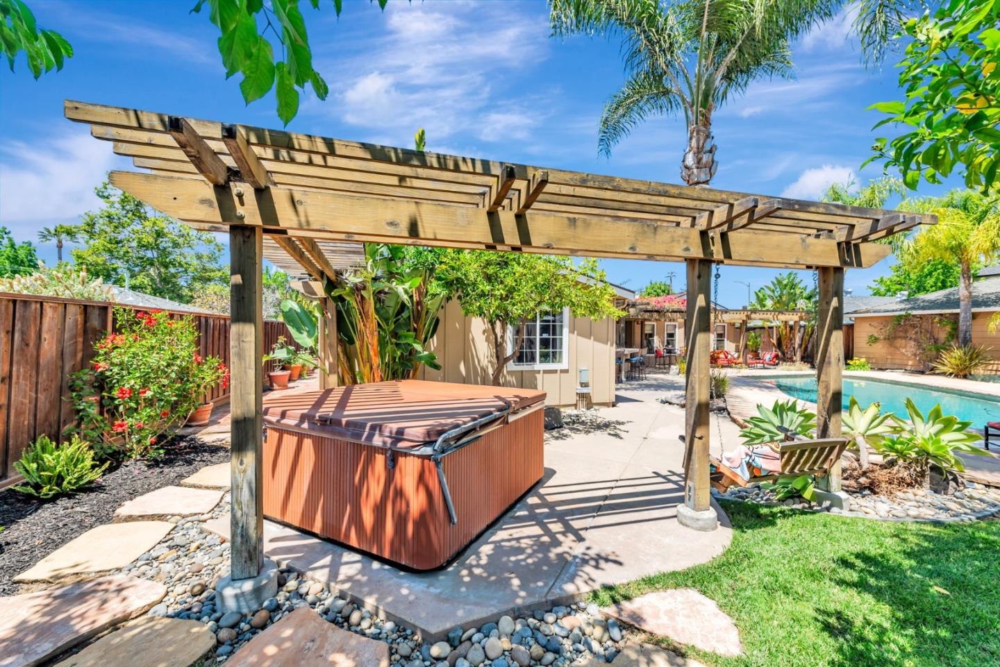 Detail Gallery Image 5 of 73 For 2970 Fruitdale Ave, San Jose,  CA 95128 - 3 Beds | 2/1 Baths