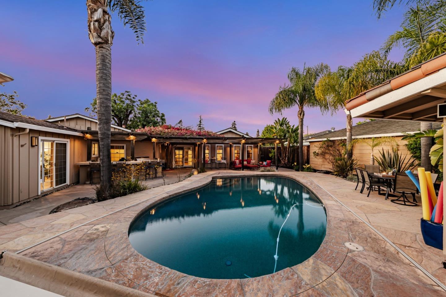 Detail Gallery Image 59 of 73 For 2970 Fruitdale Ave, San Jose,  CA 95128 - 3 Beds | 2/1 Baths