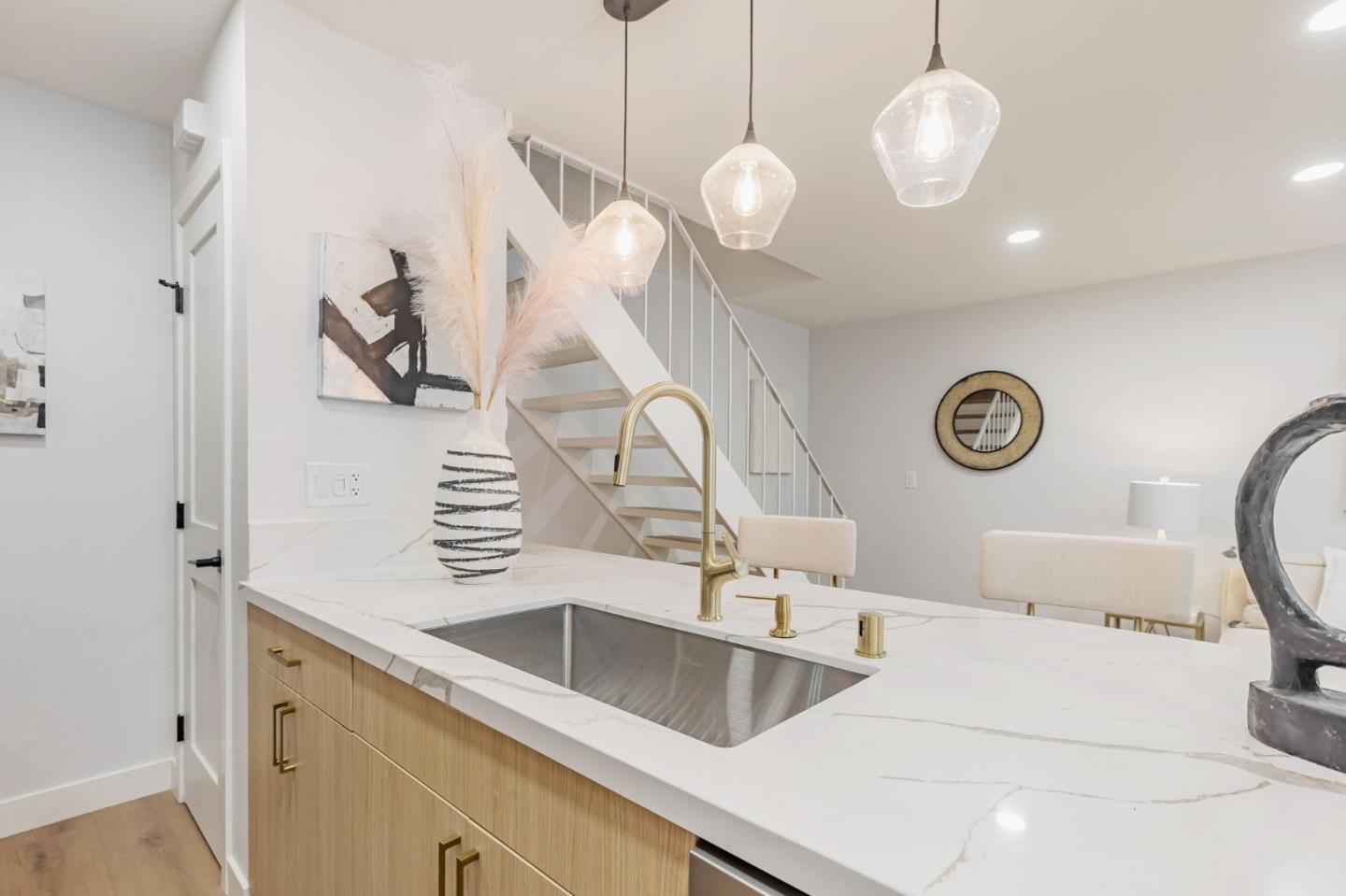Detail Gallery Image 10 of 31 For 832 Gilchrist Dr #3,  San Jose,  CA 95133 - 2 Beds | 1 Baths