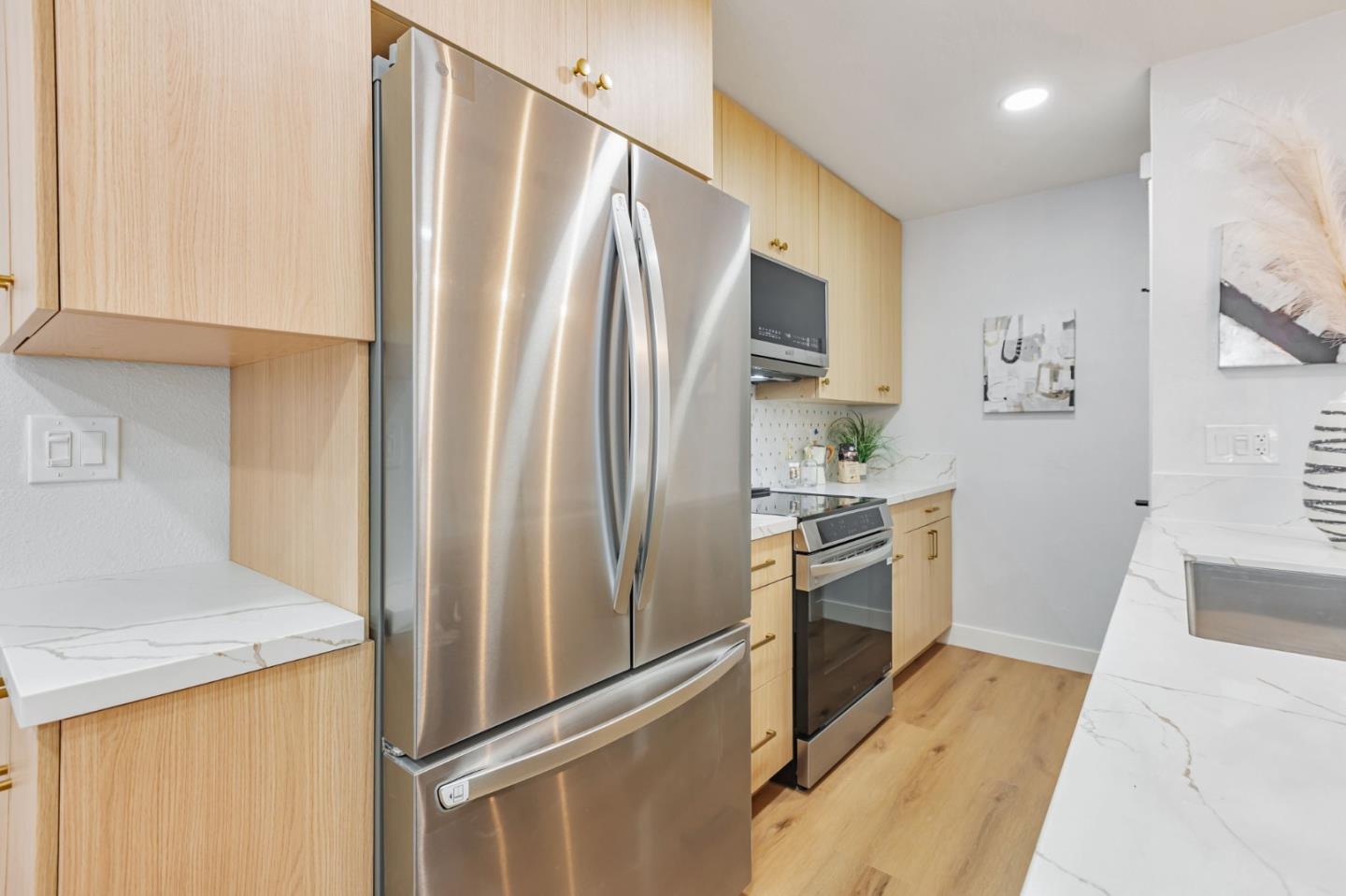Detail Gallery Image 11 of 31 For 832 Gilchrist Dr #3,  San Jose,  CA 95133 - 2 Beds | 1 Baths