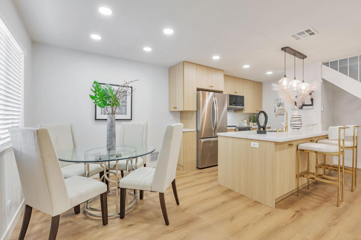 Detail Gallery Image 12 of 31 For 832 Gilchrist Dr #3,  San Jose,  CA 95133 - 2 Beds | 1 Baths
