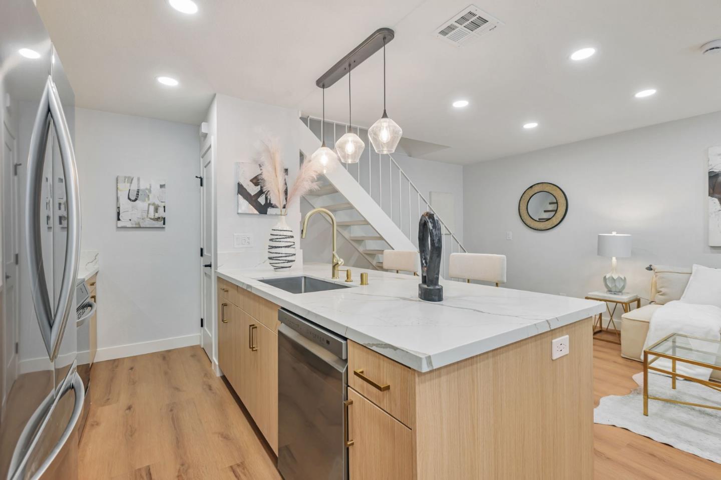 Detail Gallery Image 9 of 31 For 832 Gilchrist Dr #3,  San Jose,  CA 95133 - 2 Beds | 1 Baths