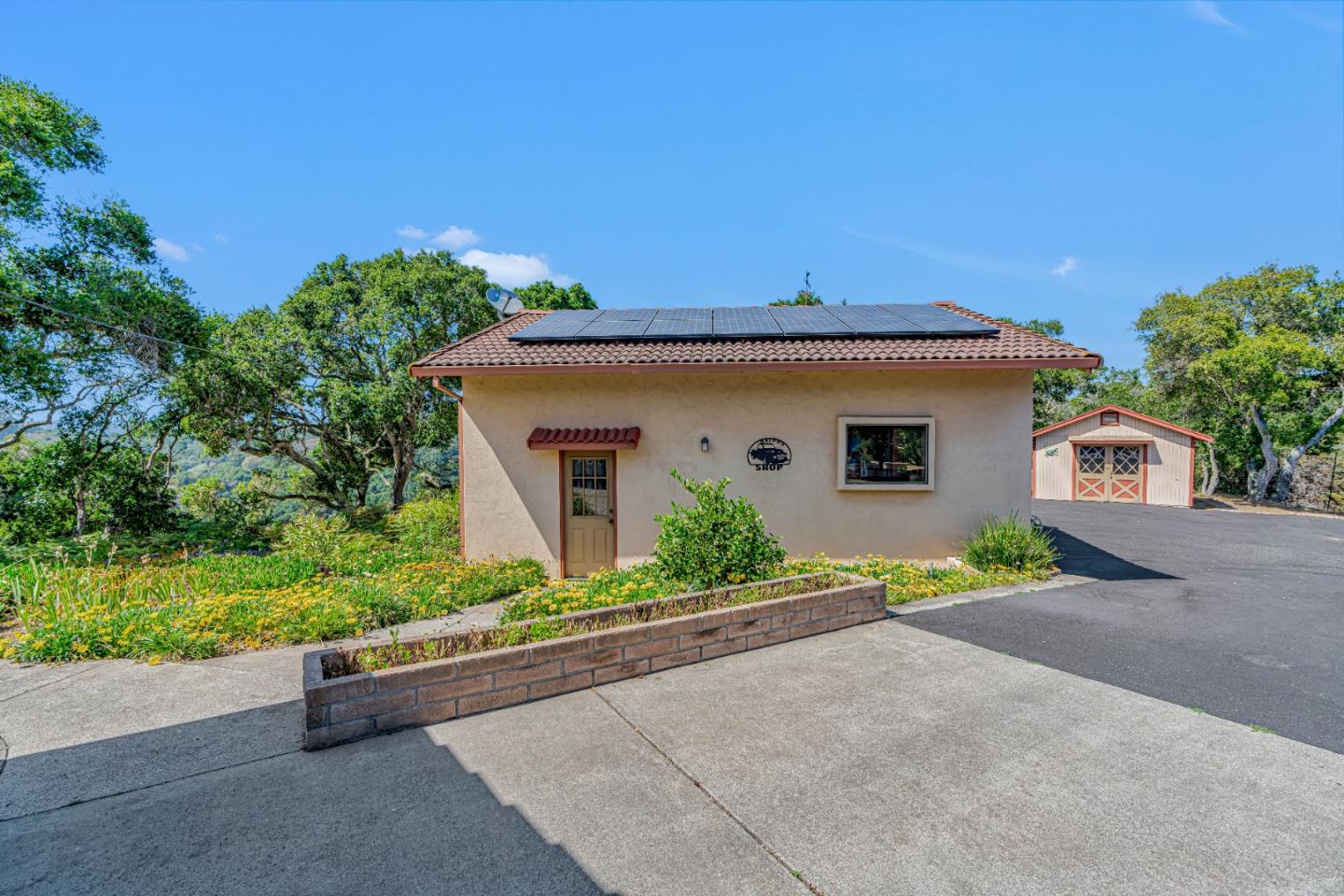 Detail Gallery Image 11 of 49 For 19225 Reavis Way, Salinas,  CA 93907 - 4 Beds | 2/1 Baths