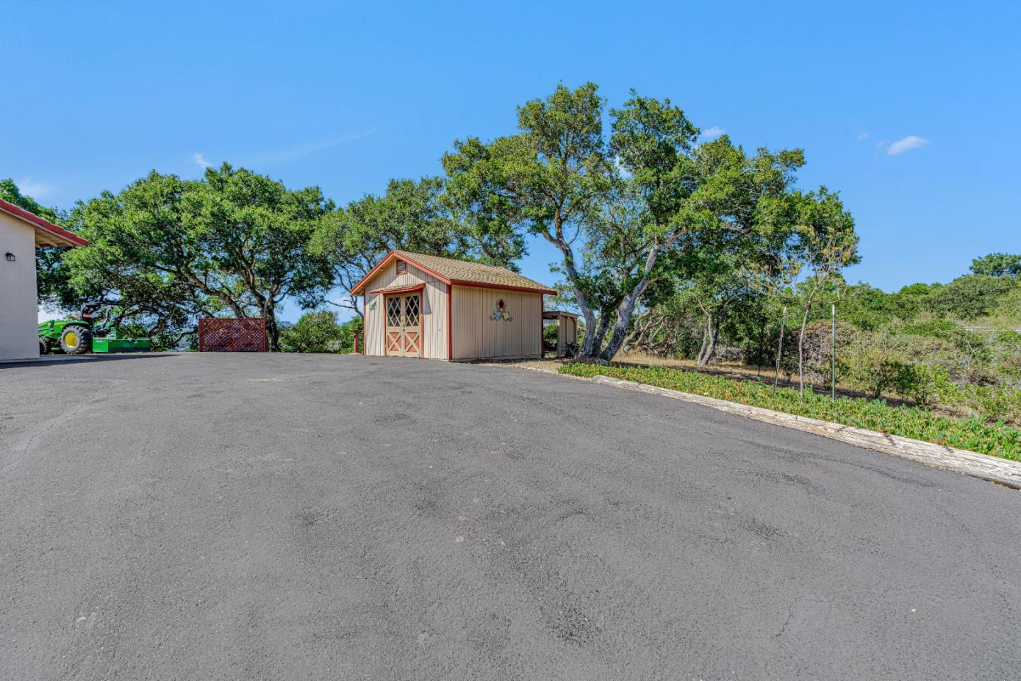 Detail Gallery Image 14 of 49 For 19225 Reavis Way, Salinas,  CA 93907 - 4 Beds | 2/1 Baths