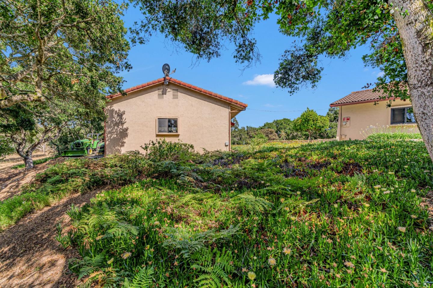 Detail Gallery Image 15 of 49 For 19225 Reavis Way, Salinas,  CA 93907 - 4 Beds | 2/1 Baths