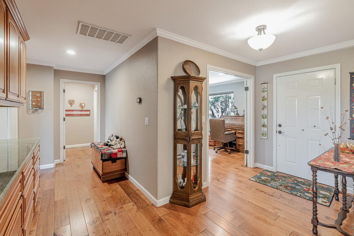 Detail Gallery Image 18 of 49 For 19225 Reavis Way, Salinas,  CA 93907 - 4 Beds | 2/1 Baths