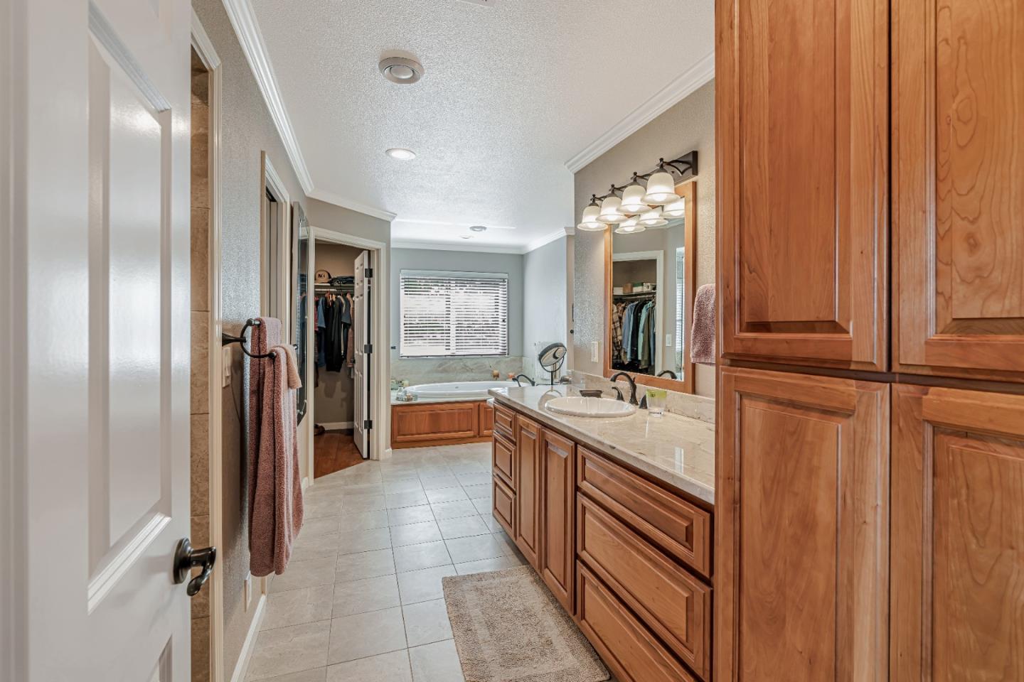 Detail Gallery Image 38 of 49 For 19225 Reavis Way, Salinas,  CA 93907 - 4 Beds | 2/1 Baths