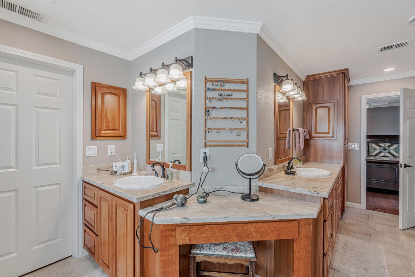 Detail Gallery Image 40 of 49 For 19225 Reavis Way, Salinas,  CA 93907 - 4 Beds | 2/1 Baths