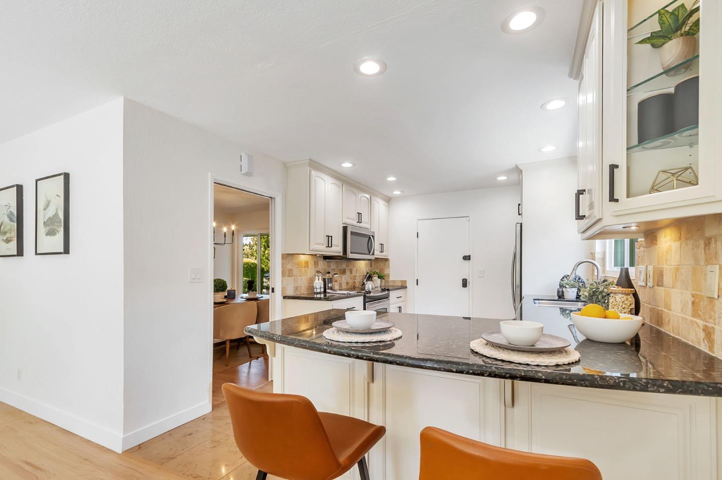 Detail Gallery Image 11 of 29 For 4765 Corrales Dr, San Jose,  CA 95136 - 5 Beds | 2/1 Baths
