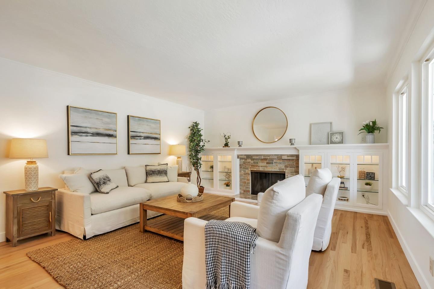 Detail Gallery Image 5 of 29 For 4765 Corrales Dr, San Jose,  CA 95136 - 5 Beds | 2/1 Baths