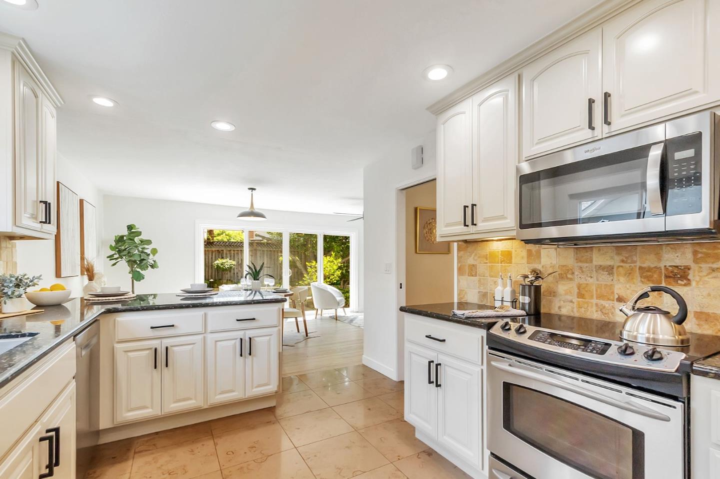Detail Gallery Image 9 of 29 For 4765 Corrales Dr, San Jose,  CA 95136 - 5 Beds | 2/1 Baths