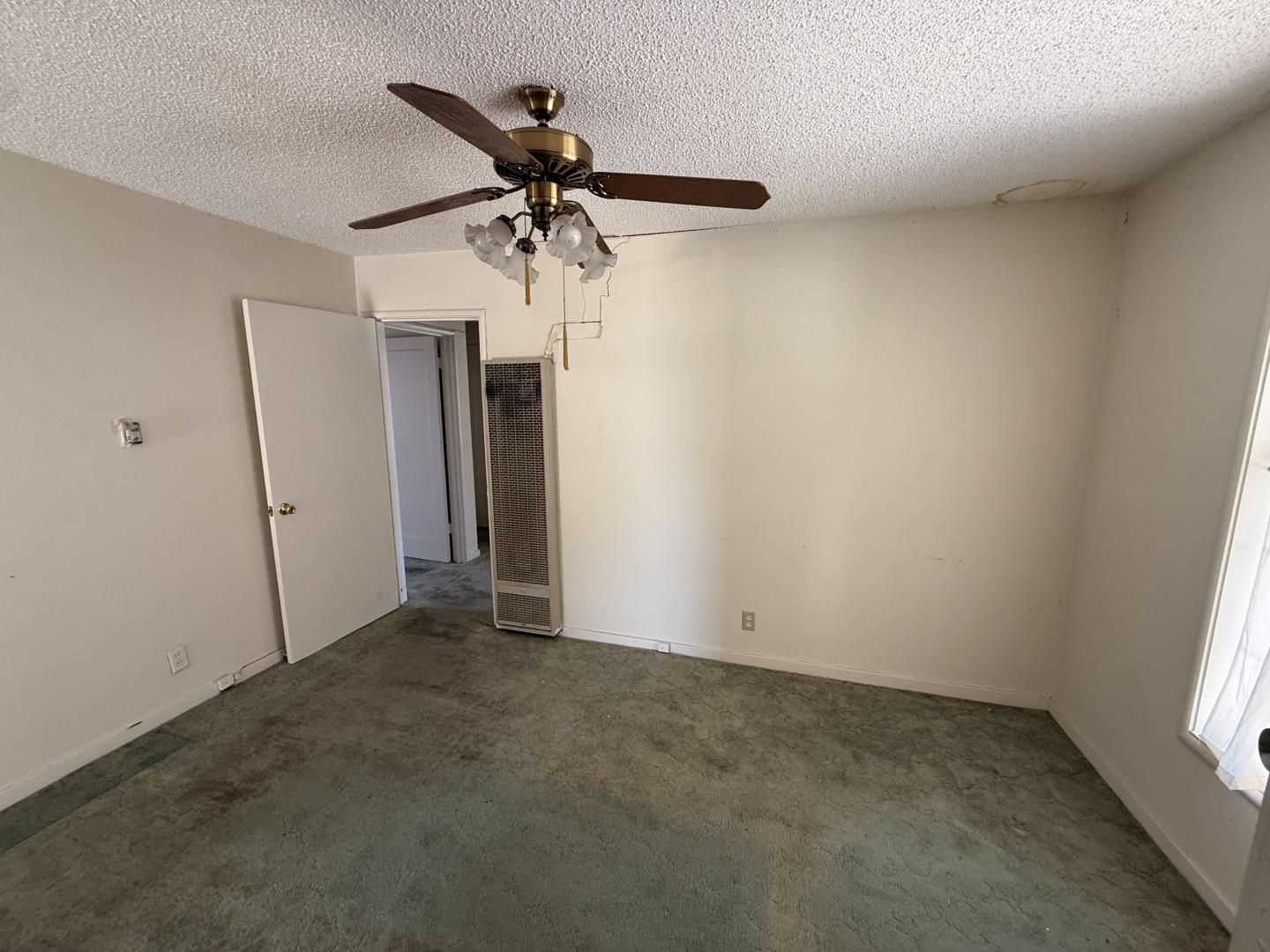 Detail Gallery Image 8 of 18 For 3032 El Sobrante St, Santa Clara,  CA 95051 - 3 Beds | 1 Baths