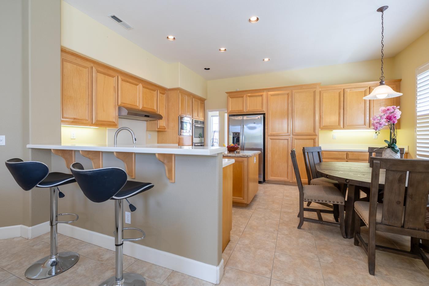 Detail Gallery Image 10 of 30 For 18342 Solano Ct, Morgan Hill,  CA 95037 - 5 Beds | 3 Baths