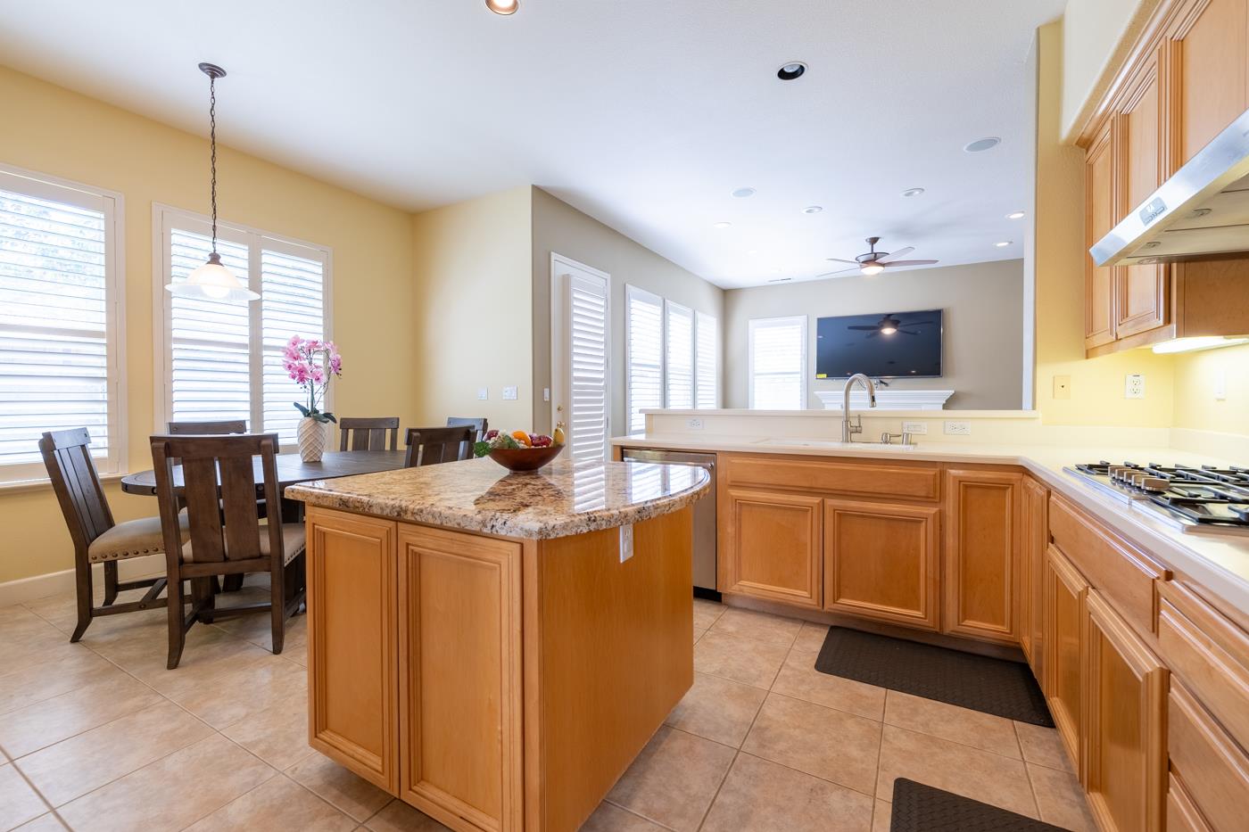Detail Gallery Image 12 of 30 For 18342 Solano Ct, Morgan Hill,  CA 95037 - 5 Beds | 3 Baths