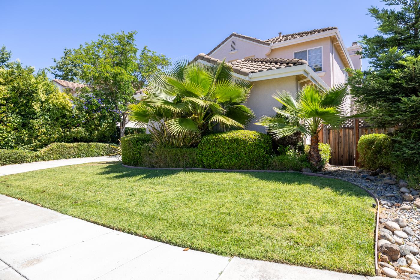 Detail Gallery Image 3 of 30 For 18342 Solano Ct, Morgan Hill,  CA 95037 - 5 Beds | 3 Baths