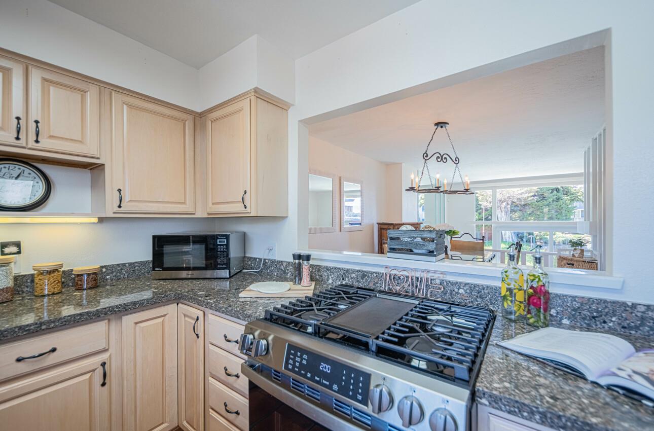Detail Gallery Image 20 of 52 For 39 La Playa St, Monterey,  CA 93940 - 2 Beds | 2/1 Baths