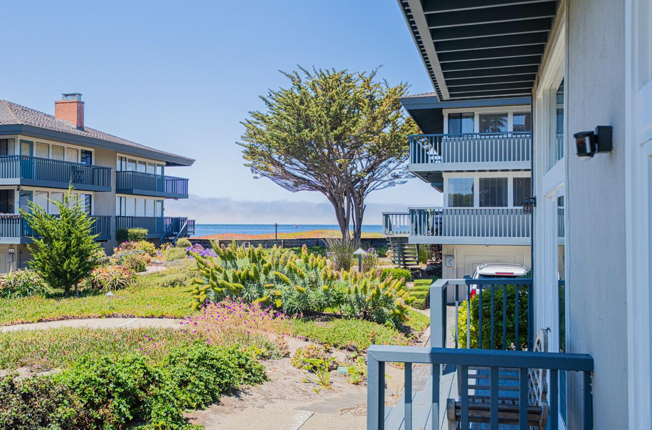 Detail Gallery Image 9 of 52 For 39 La Playa St, Monterey,  CA 93940 - 2 Beds | 2/1 Baths