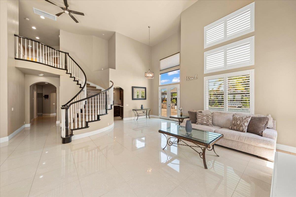 Detail Gallery Image 11 of 68 For 834 English Walnut Way, Morgan Hill,  CA 95037 - 5 Beds | 3/1 Baths