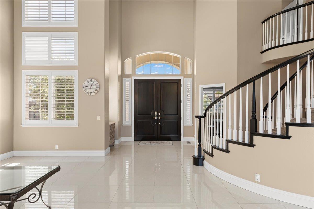Detail Gallery Image 13 of 68 For 834 English Walnut Way, Morgan Hill,  CA 95037 - 5 Beds | 3/1 Baths