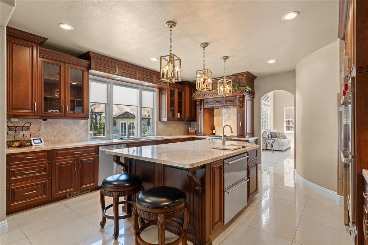Detail Gallery Image 17 of 68 For 834 English Walnut Way, Morgan Hill,  CA 95037 - 5 Beds | 3/1 Baths