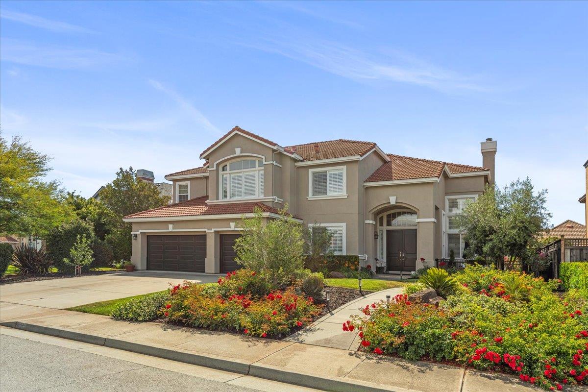 Detail Gallery Image 4 of 68 For 834 English Walnut Way, Morgan Hill,  CA 95037 - 5 Beds | 3/1 Baths