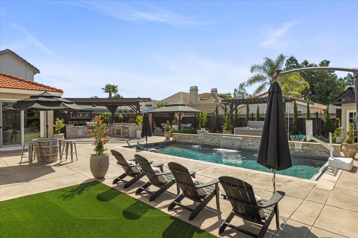 Detail Gallery Image 53 of 68 For 834 English Walnut Way, Morgan Hill,  CA 95037 - 5 Beds | 3/1 Baths