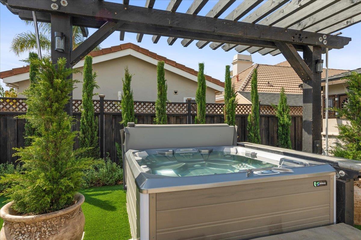 Detail Gallery Image 58 of 68 For 834 English Walnut Way, Morgan Hill,  CA 95037 - 5 Beds | 3/1 Baths