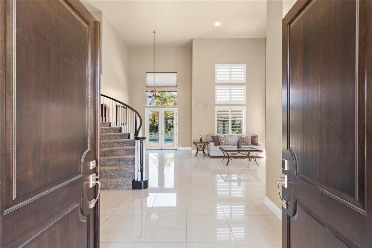 Detail Gallery Image 8 of 68 For 834 English Walnut Way, Morgan Hill,  CA 95037 - 5 Beds | 3/1 Baths
