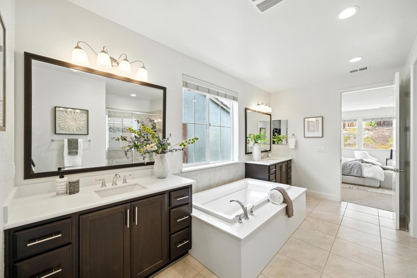 Detail Gallery Image 22 of 48 For 28780 Vista Grande Dr, Hayward,  CA 94544 - 5 Beds | 3 Baths