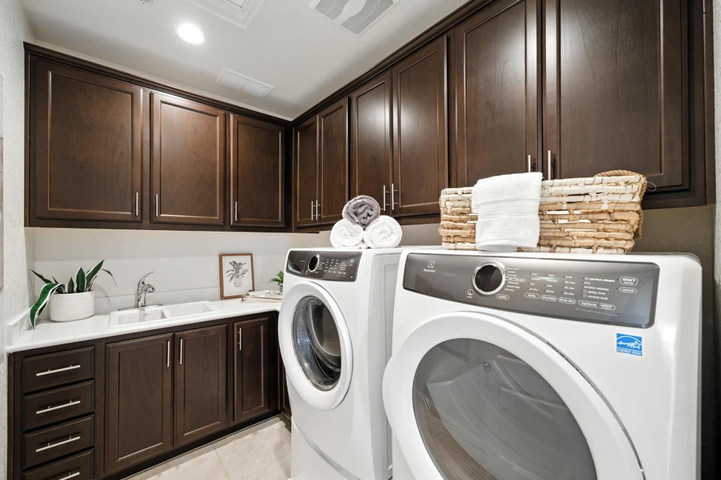 Detail Gallery Image 30 of 48 For 28780 Vista Grande Dr, Hayward,  CA 94544 - 5 Beds | 3 Baths
