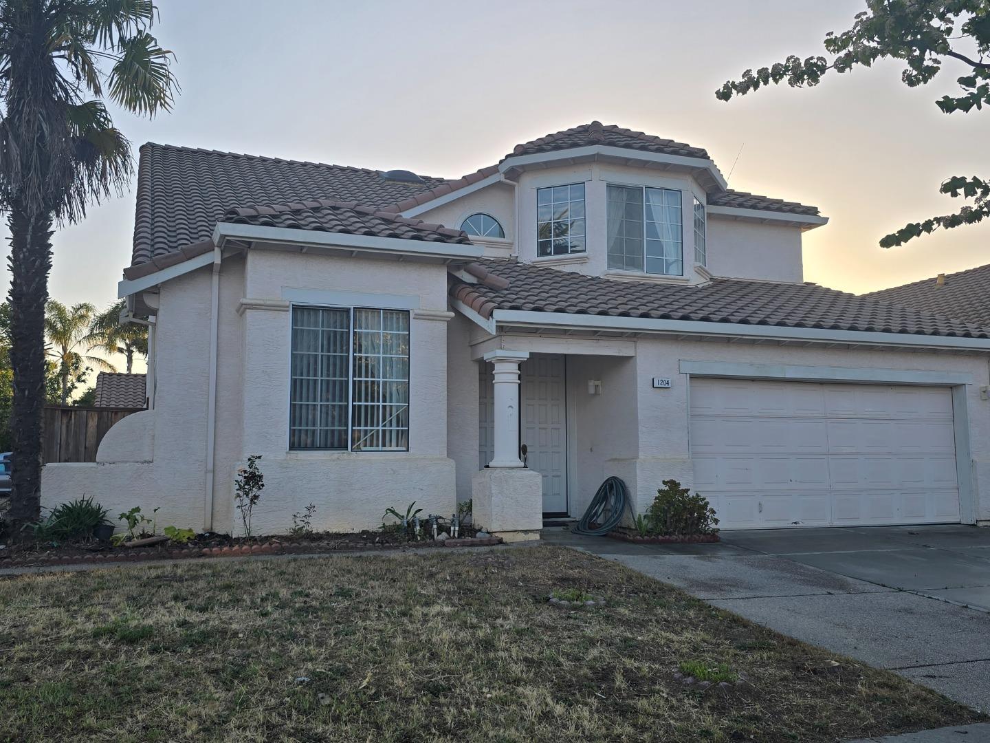Detail Gallery Image 2 of 26 For 1204 Pickford Way, Salinas,  CA 93906 - 5 Beds | 3 Baths