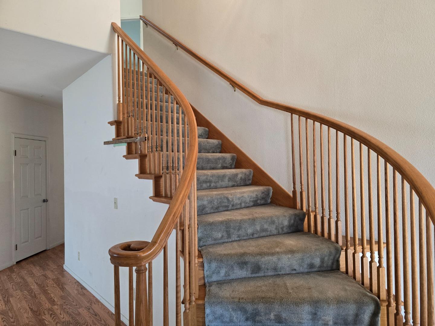 Detail Gallery Image 21 of 26 For 1204 Pickford Way, Salinas,  CA 93906 - 5 Beds | 3 Baths