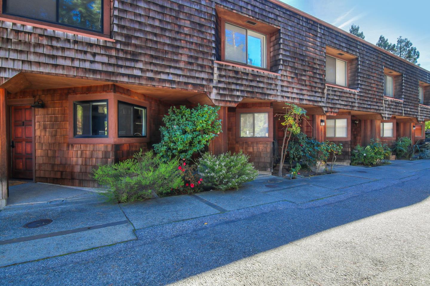 Detail Gallery Image 1 of 24 For 1157 Villa St #2,  Mountain View,  CA 94041 - 2 Beds | 2/1 Baths