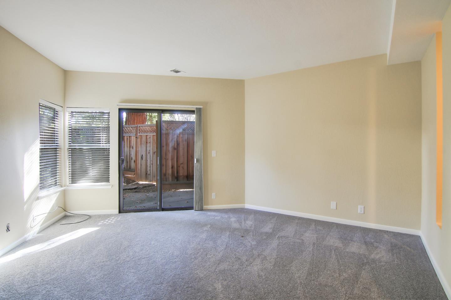 Detail Gallery Image 11 of 24 For 1157 Villa St #2,  Mountain View,  CA 94041 - 2 Beds | 2/1 Baths